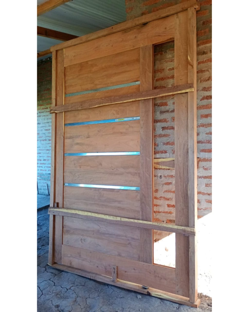 Puerta pivotante derecha  1.60x2.40